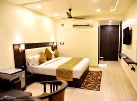 HOTEL VINAYAK, hotell nära Chaudhary Charan Singh internationella flygplats - LKO, Lucknow