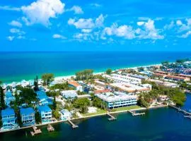 Anna Maria Island Beach Palms 8B