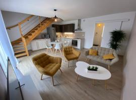 appartement maison en duplex 80m² jardin terrasse, hôtel à Saint-Julien-les-Villas