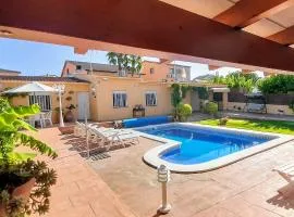 Chalet con piscina privada y barbacoa