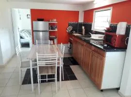 Appartement charmant à Saint-Joseph avec jardin et terrasse, 60 m²