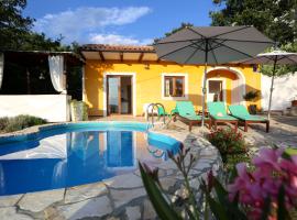 2 bedrooms villa with private pool furnished terrace and wifi at hrvatska 3 km away from the beach, hotel Ripenda Krasban