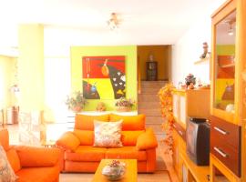 4 bedrooms house with enclosed garden at Touro, hotell i Touro