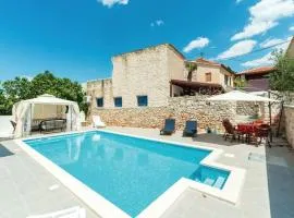 Charming Villa in Jezera with Private Pool