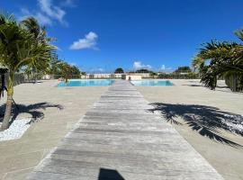 Orient Bay Beach Front Apartment, allotjament a la platja a Orient Bay