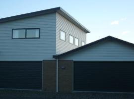 Gavan Family Apartments, cottage in Cromwell