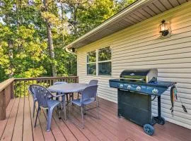 Less Than 2 Mi to Lake Coronado Apt with Grill!