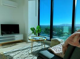 Skygarden Luxury Condo, serviced apartment in Glen Waverley