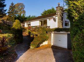 Nutwood, cottage in Lake Side