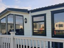 The 10 best hotels close to Hardys Animal Farm in Ingoldmells, United Kingdom The 10 best hotels close to Hardys Animal Farm in Ingoldmells, United Kingdom