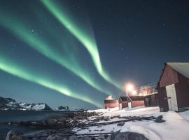 Skagi Bed & Lodge, beach hotel in Skaland