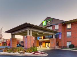 Holiday Inn Express Hotel & Suites Dayton-Centerville, an IHG Hotel, PWD-friendly hotel sa Centerville