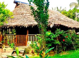 Bungalow In The Jungle -Ecolodge HUITOTO, bed & breakfast i Leticia