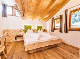 Untermathonhof Vöran Ferienwohnungen mit Bauernhof-Frühstück, ξενοδοχείο σε Verano