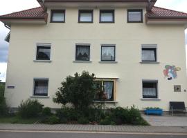 Ferienwohnung Am Schaumberg, hotel v destinaci Tholey