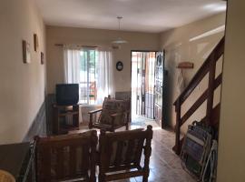 Triplex 3 habitaciones, hotel i Mar del Tuyú