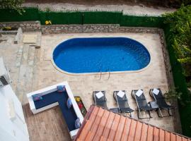 Dadya Villa 2 - Villa with private pool - 750m distance to the beach, מלון בדאטצ'ה