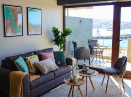 Espectacular departamento con vista al mar en Mirador Barón Valparaíso, Hotel in Valparaíso