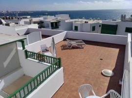 Apartamentos Casa Cipri, self catering accommodation in Playa Blanca