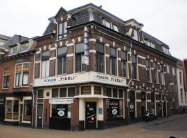 Hostel Pension Tivoli, hotell i Groningen