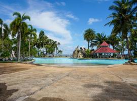 Rockgarden Beach Resort, hotelli kohteessa Mae Pim