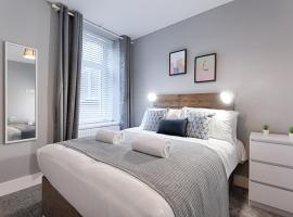 Murray Nest #2 - TV in Every Bedroom!, hotel v destinaci Llanelli
