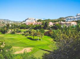 Casa para 10 personas en campo de golf Añoreta – hotel w mieście Torre de Benagalbón