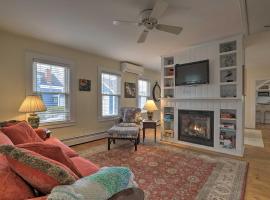 Kennebunk Cottage with Yard Less Than 1 Mi to Beach!, cottage ở Kennebunk
