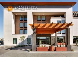 La Quinta Inn & Suites by Wyndham Santa Rosa Sonoma, מלון בסנטה רוזה