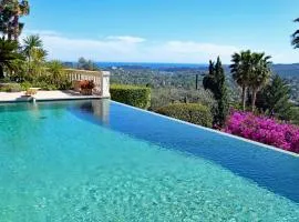 Luxury Pool Apartment at Villa Seburga