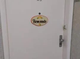 Guarujá Enseada - Apto 200m da praia - 02 dorm. Wi-fi + AR + Estacionamento