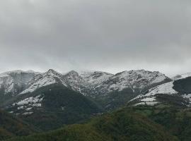 APARTAMENTOS RURALES EL PRIVILEGIO, pigus viešbutis mieste La Plasa