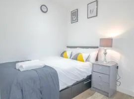 Modern Studio Apartments Sheffield City Centre - Netflix, WiFi, Digital TV