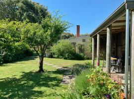 Cherry Plum Cottages, hotel v destinácii Port Fairy