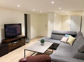 Newly renovated basement apartment, hotell i Sarpsborg