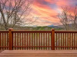 OVER THE MOUNTAIN - Smoky Mountain View Cabin