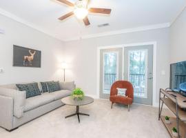 Spacious and Comfy 1BR Gym and Balcony, hotel in Morrisville