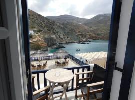 Pasithea Folegandros, παραλιακή κατοικία στην Αγκάλη