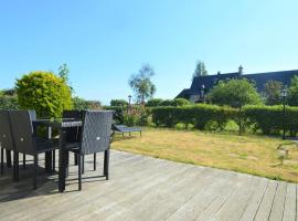 Appartement lumineux et cosy avec jardin vue sur chateau près Port en Bessin, Bayeux et Omaha Beach, hótel í Commes