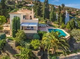 Hortensia Villa with Infinity Pool & Marvelous Garden