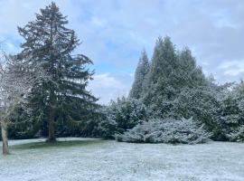 Spacieuse maison dans un parc privée, dom na vidieku v destinácii Vareilles