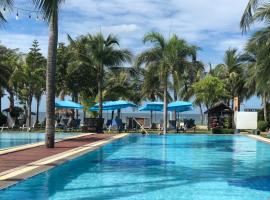 Dolphin Bay Beach Resort, golf hotel in Sam Roi Yot