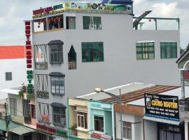 NGUYỄN LONG Hotel, hotel di Ấp Tháp Mười