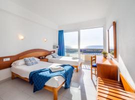 Hostal Port Corona, pansion u gradu Kala Rađada