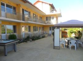 Eleonor Guest House, hotel em Byala