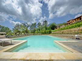 Piccolo Borgo Toscano relax, hotel amb piscina a Monteverdi Marittimo