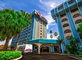 Clarion Inn & Suites Miami International Airport, хотел в Маями