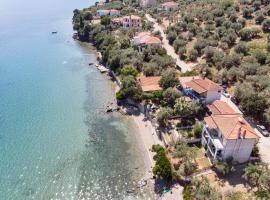 Villas Nies Seaside Appartments, παραλιακή κατοικία στη Σούρπη