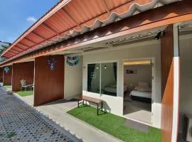 Napa Hostel Samrong Station、サムットプラーカーンのホステル