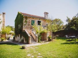 Arbalovija Rustic Villa – hotel z parkingiem w mieście Šivati